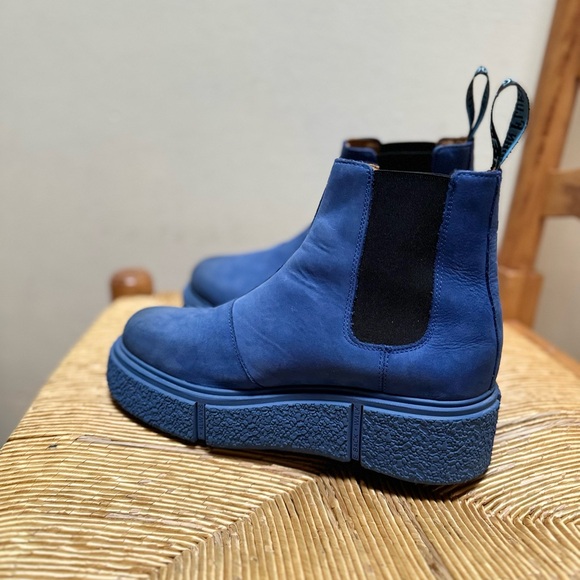 John Fluevog Piccolomini Platform Chelsea Boots - Picture 8 of 16